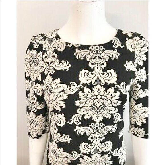 Everly Black& White Damask Medallion Shift Dress - Picture 2 of 7